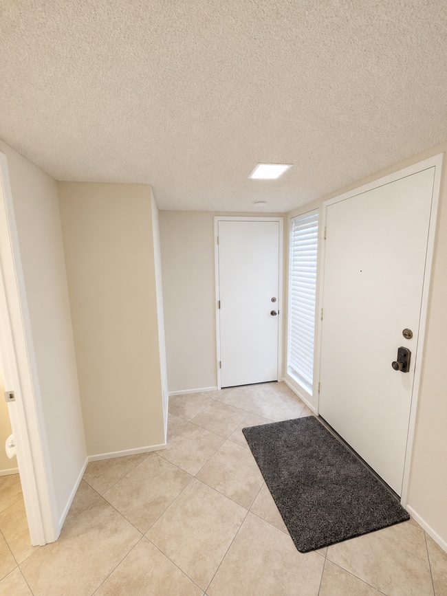 3727 Mesa Oak Ln