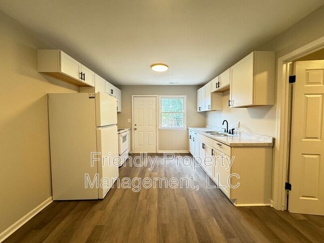 Photo - 1050 File St