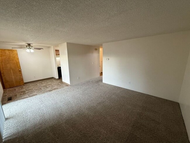 Photo - 653 Glen Creek Rd NW