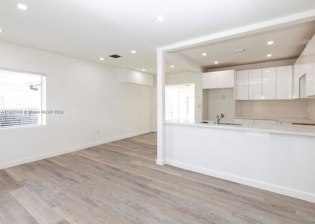 Photo - 3015 SW 69th Ave