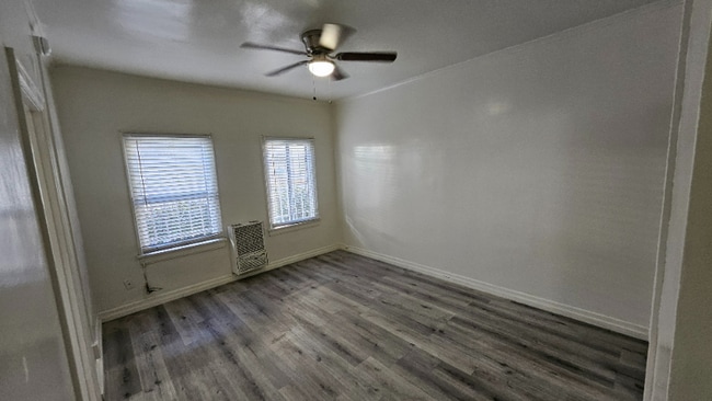 Building Photo - 1185 E Vernon Ave Rental