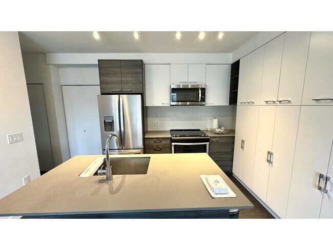 13963-1105A 105A Blvd Unit 314