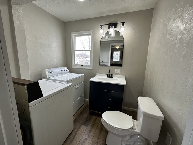 Photo - 511 Clinton St