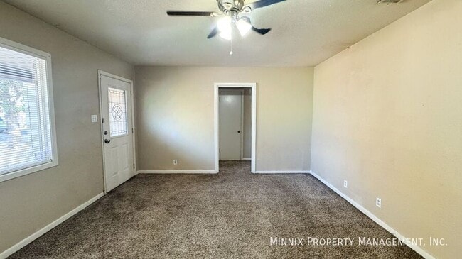 Photo - 3005 49th St