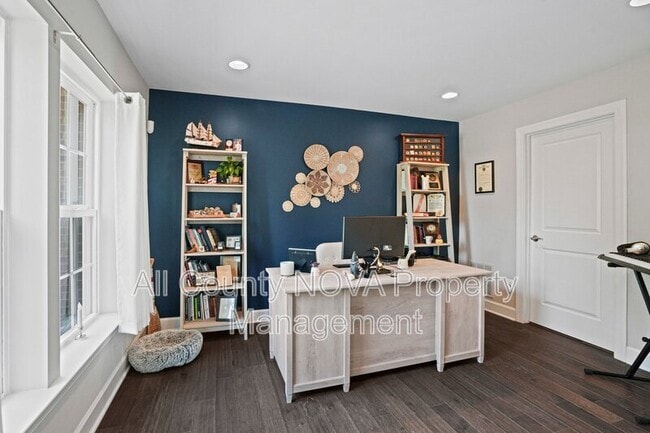 Photo - 2910 Pinebrook Rd