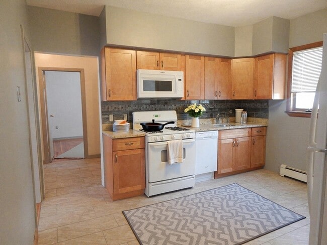 Building Photo - 116 Grant Ave Unit 16