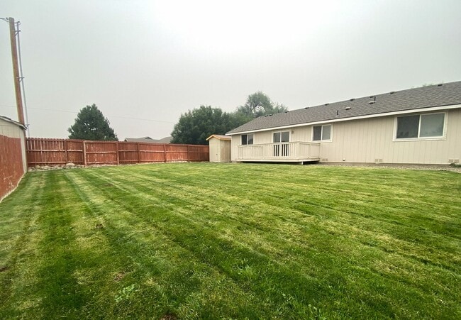 Photo - 3 Bedroom 2 Bathroom Home for Rent!