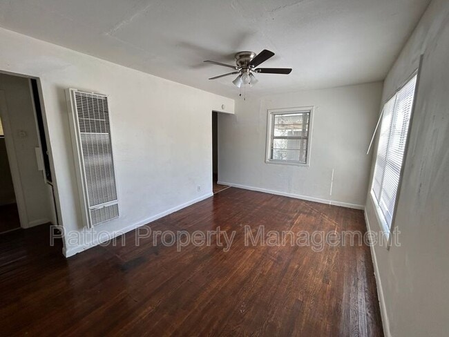 Photo - 2005 N Manhattan St