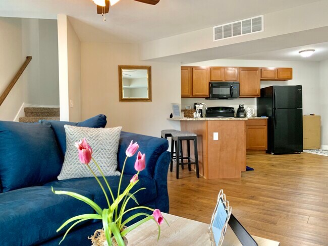 Photo - 408 Circus Ave