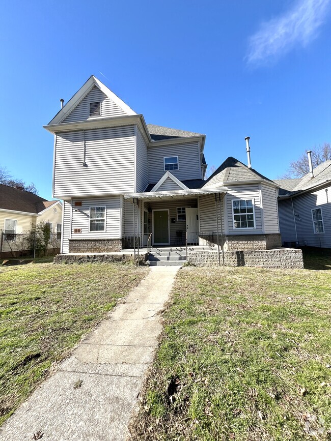 Building Photo - 2449 Woodbine Ave Unit #2 Rental