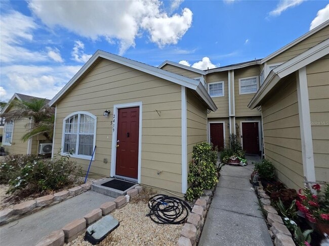 Building Photo - 2419 Fan Palm Dr