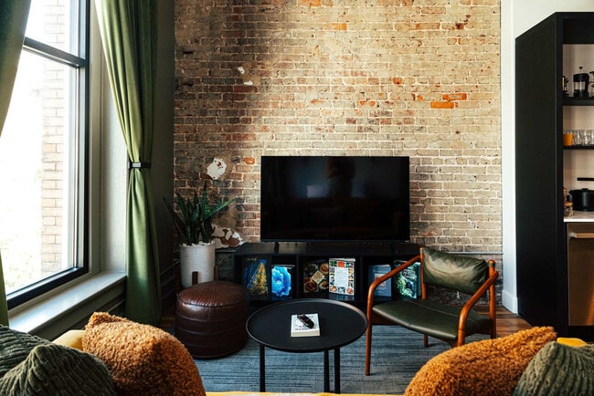 Building Photo - 1911 3rd Ave N Unit ID1352416P