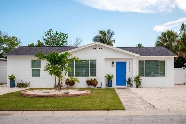 Building Photo - Coastal 3-Bedroom Home Just 5 Blocks from Madeira Beach!
