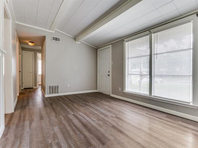 Photo - 715 E Daugherty Dr