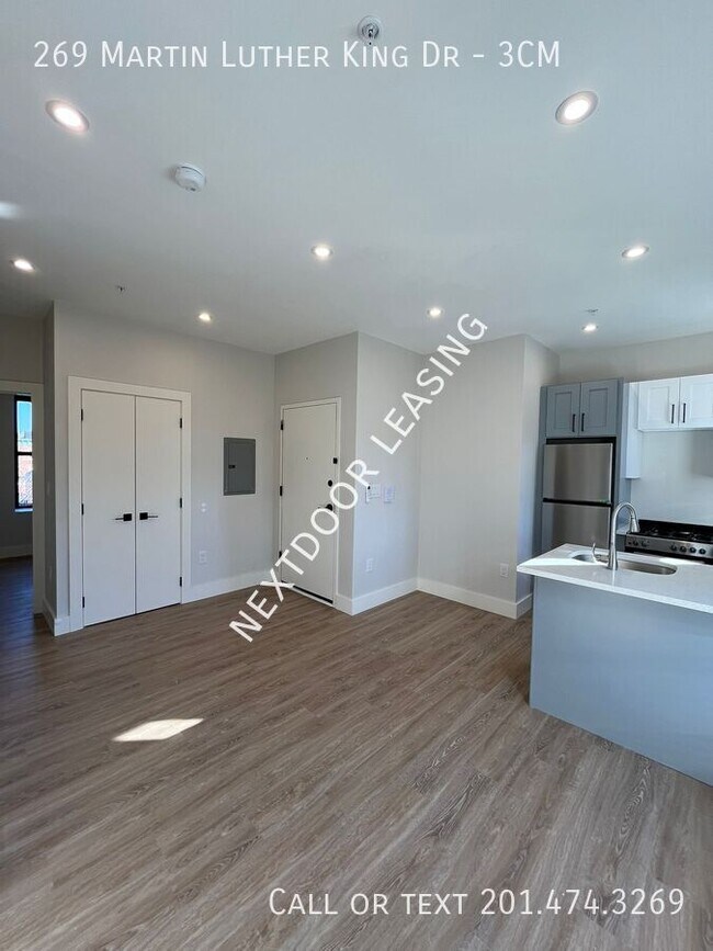 Photo - 269 Martin Luther King Dr-3CM Unidad 3CM