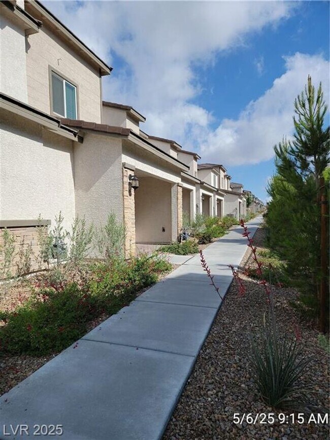 Photo - BRAND NEW 3 BED, 2.5 BATH TOWNHOME IN NW L...