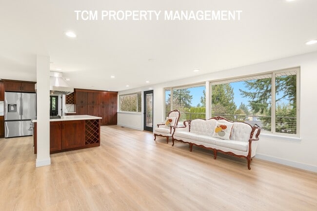 Photo - 1121 E Guiberson St