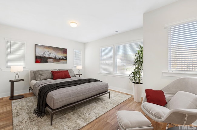 Photo - 451 Wendover Pkwy