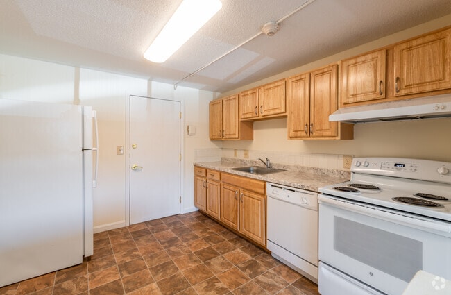 Studio, 1BA - 410 SF - Rockingham Village Apartments