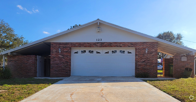 Building Photo - 123 Briarwood Ln Rental