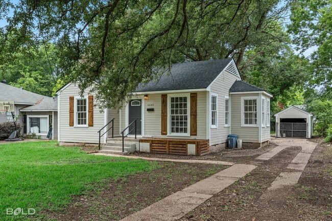 Photo - Remodeled...Ready for tenant!!!