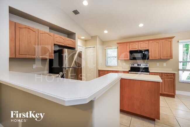 Photo - 419 Conlee St