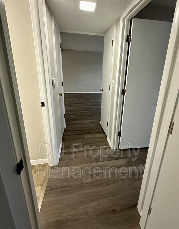 Photo - 611 W Church St
