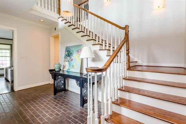 Photo - 3822 Overbrook Ln