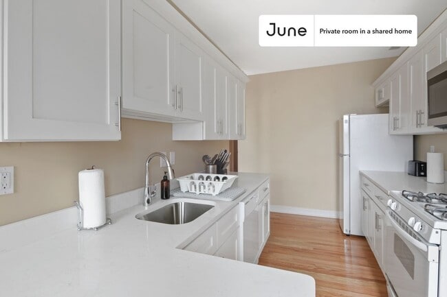 Photo - Room in Shared 4 bed/1 bath home Unidad C