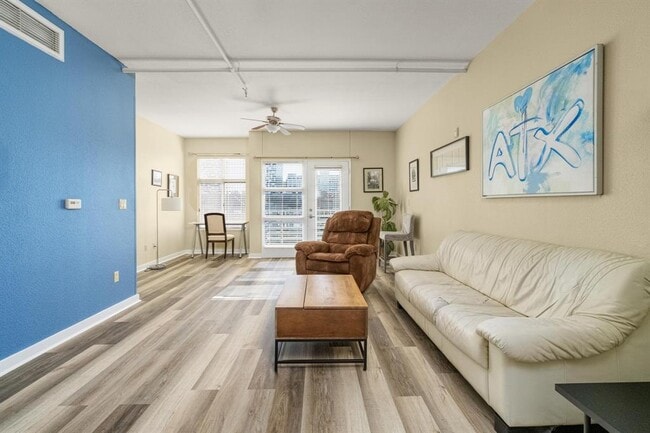 Photo - 711 W 26th St Unit 706