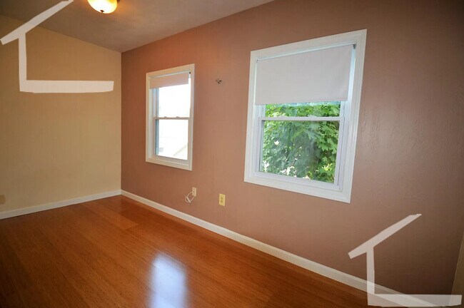 Photo - 39 Montfern Ave Unit 3