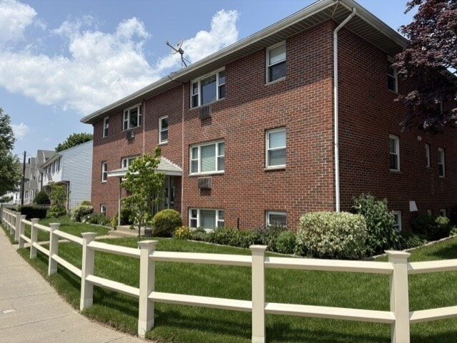 Building Photo - 189 River St Unit 4