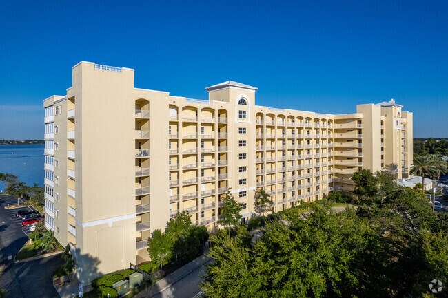 Island Pointe
