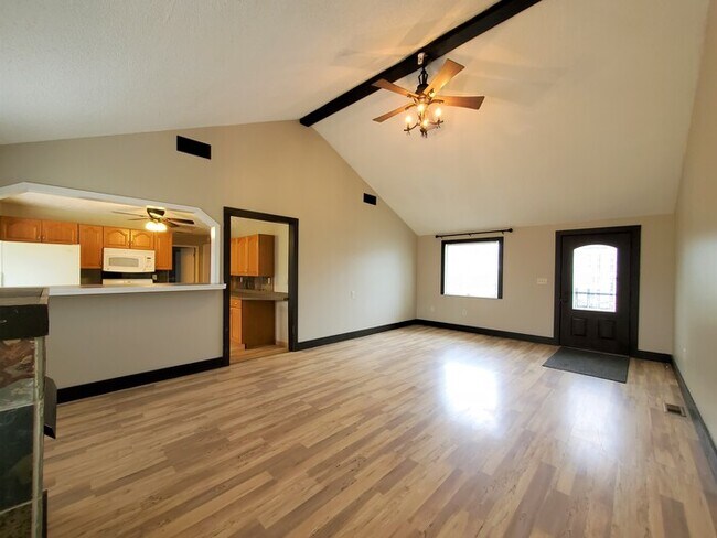 Photo - 1915 Little Ave