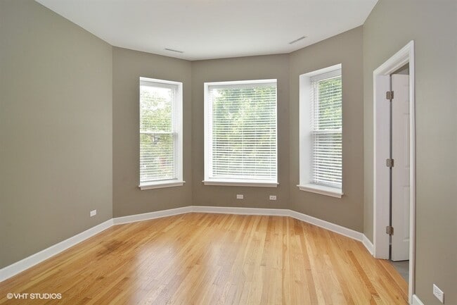 Photo - 2307 N Springfield Ave Unit 2