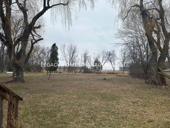Photo - 962 Lakeview Dr