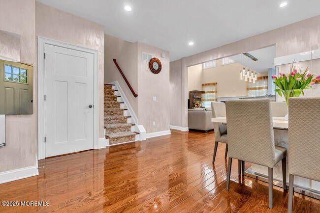 Photo - 47 McCormick Ave N