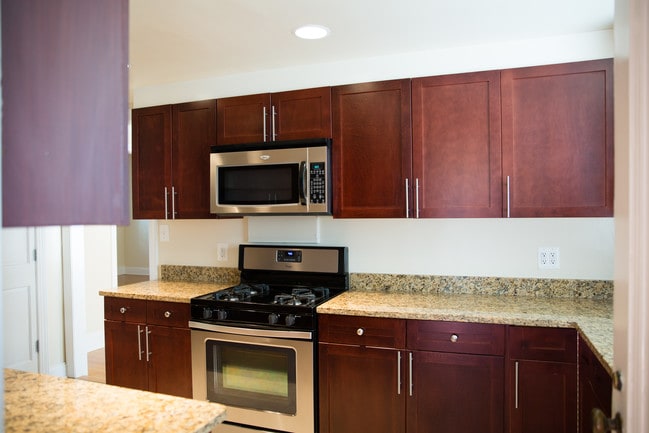 Photo - Perry Circle Apartments