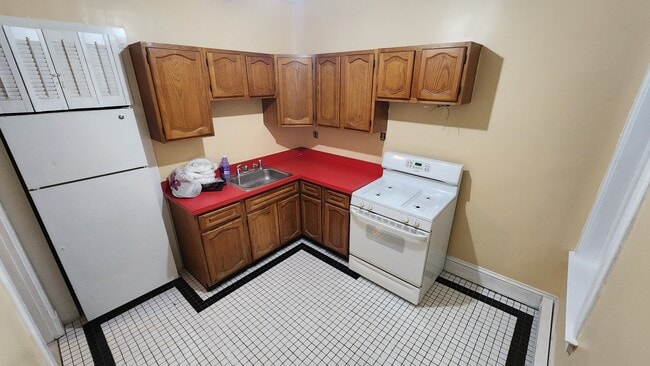 Kitchen - 315 McClellan St