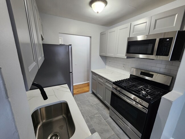 Photo - 725 Scotland Rd