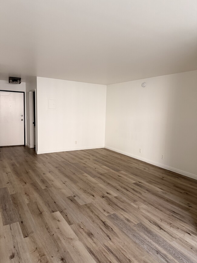 S&E- Venice Apartments