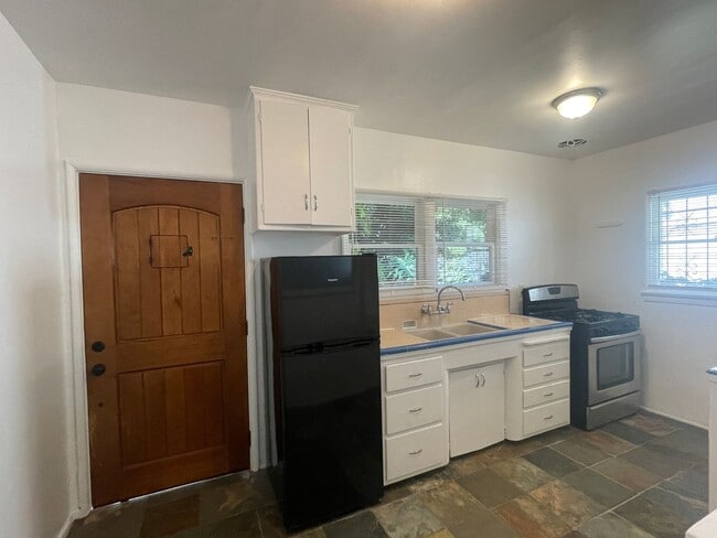 Photo - 1240-1246.5-12465 Tamarind Ave Unidad 1240 Tamarind Avenue