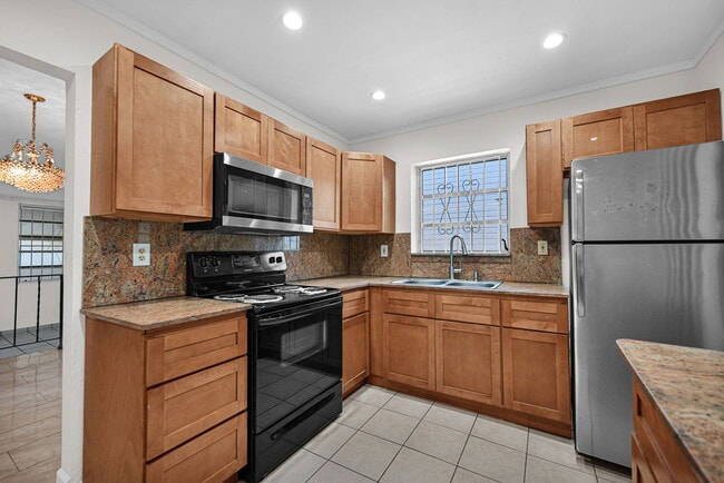 Photo - 244 NW 43rd St