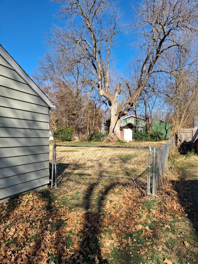 Photo - 109 E Fairview St