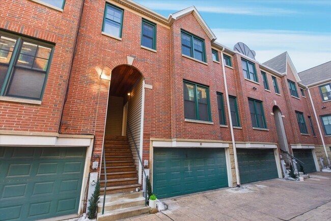 Photo - 2140 N Winchester Ave Unit 10