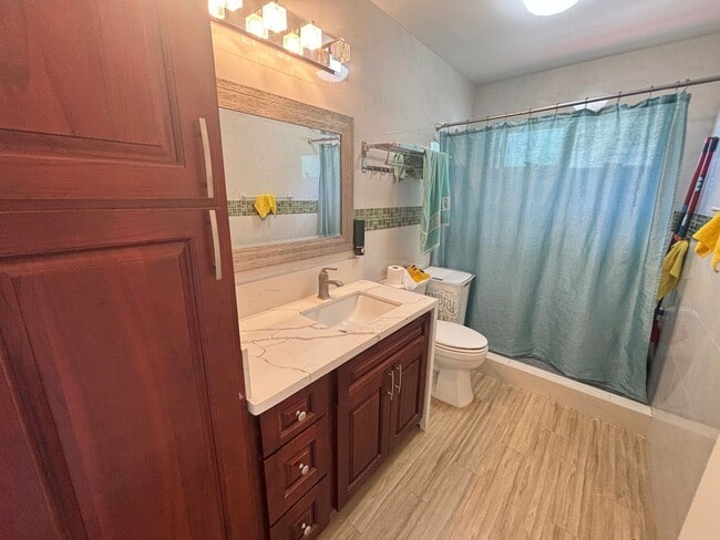 Building Photo - 2036 9th Ave Unit Front House