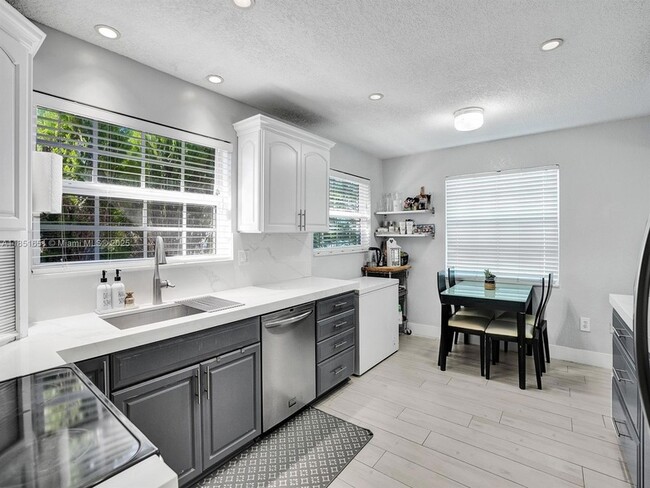 Photo - 217 SE 5th St