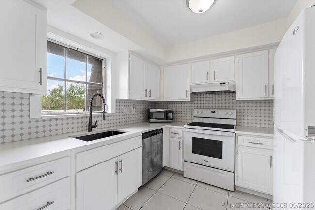 Photo - 408 Pine Tree Ct Unit 12