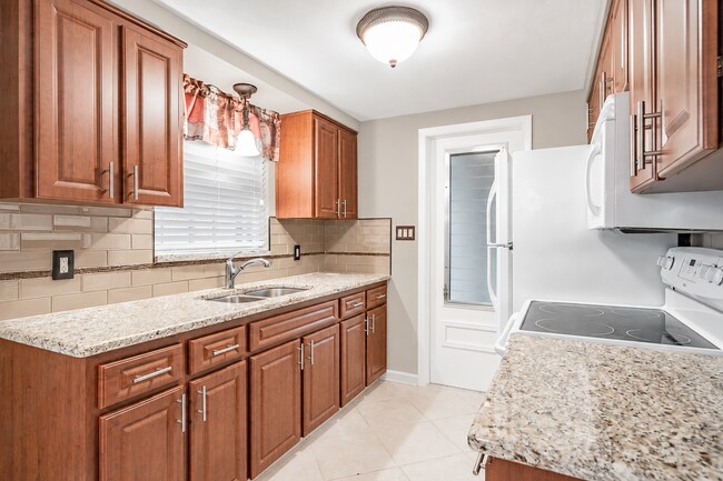 7715 Sue Ellen Dr