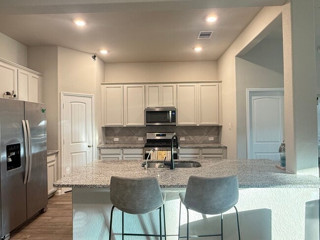 Photo - 5214 Yellow Rays Trl